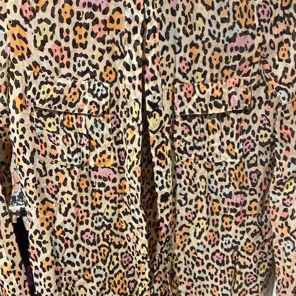 Woman’s blouse - Picture 3 of 5